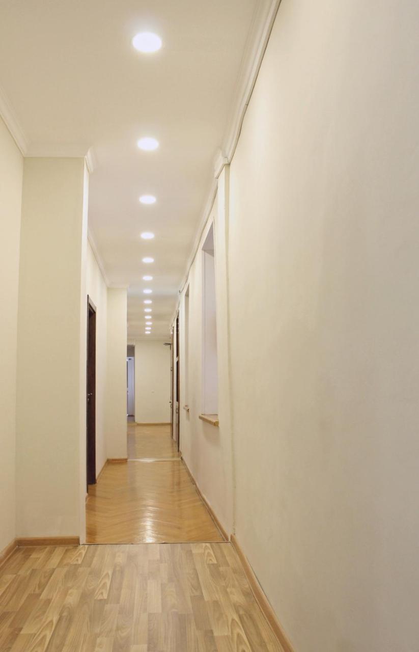 Hotel Tiflis Garden Ngoại thất bức ảnh
