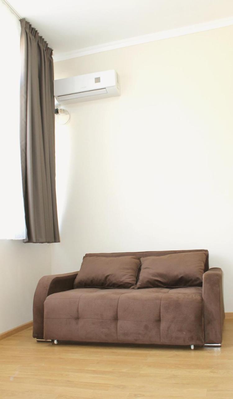 Hotel Tiflis Garden Ngoại thất bức ảnh