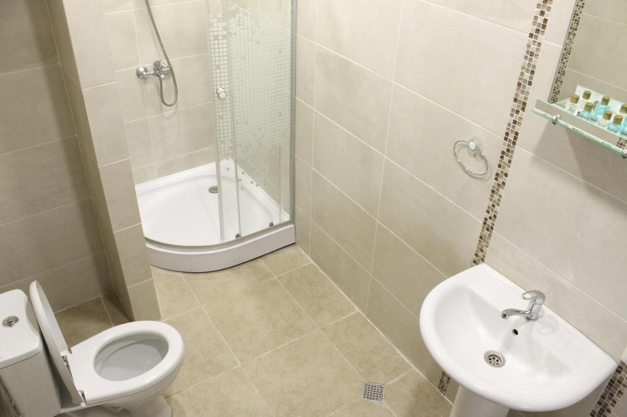 Hotel Tiflis Garden Ngoại thất bức ảnh